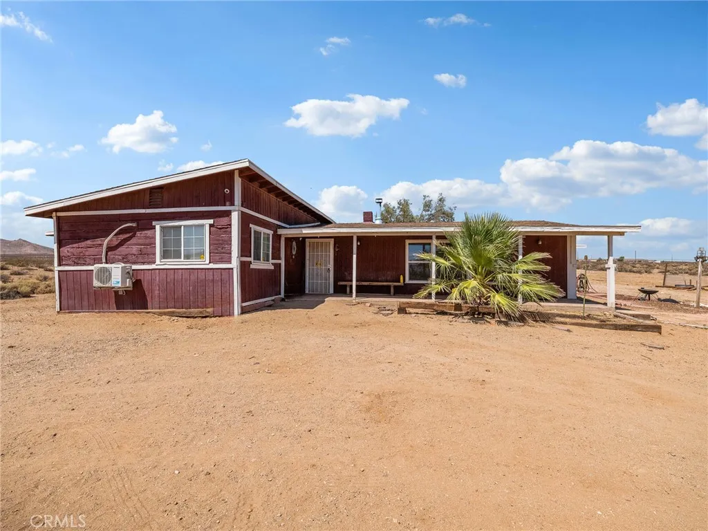 19876 Stoddard Wells, Apple Valley, California 92307 home-pic-0