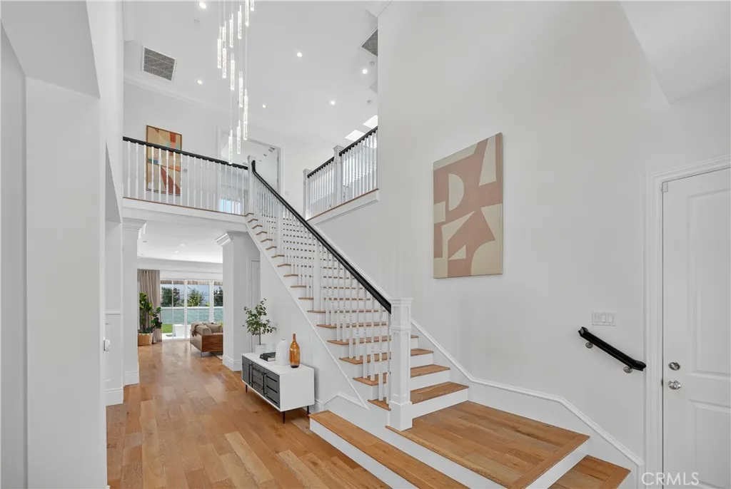 8056 Kentwood Avenue, Los Angeles, California 90045 home-pic-17