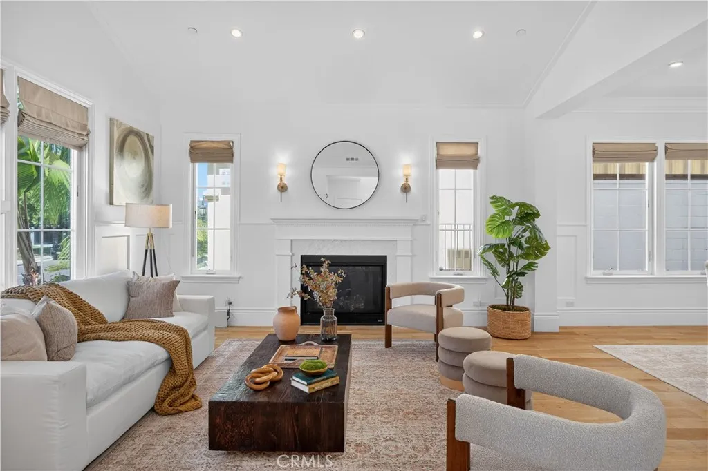 8056 Kentwood Avenue, Los Angeles, California 90045 home-pic-18
