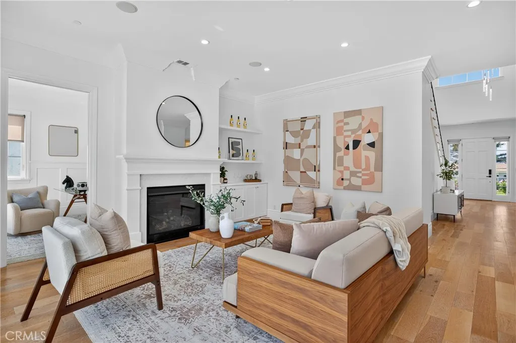 8056 Kentwood Avenue, Los Angeles, California 90045 home-pic-4