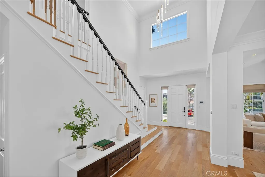 8056 Kentwood Avenue, Los Angeles, California 90045 home-pic-16
