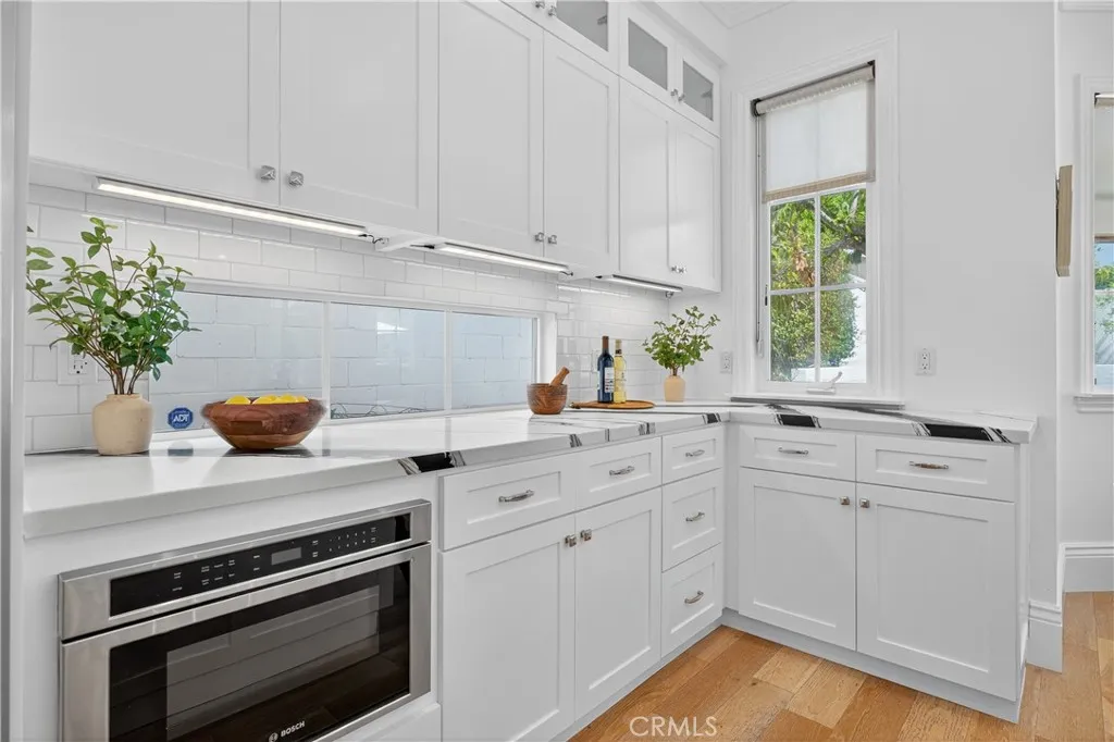 8056 Kentwood Avenue, Los Angeles, California 90045 home-pic-12