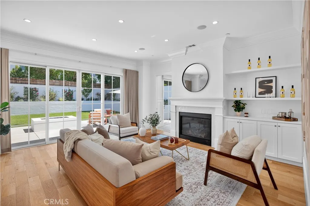 8056 Kentwood Avenue, Los Angeles, California 90045 home-pic-2