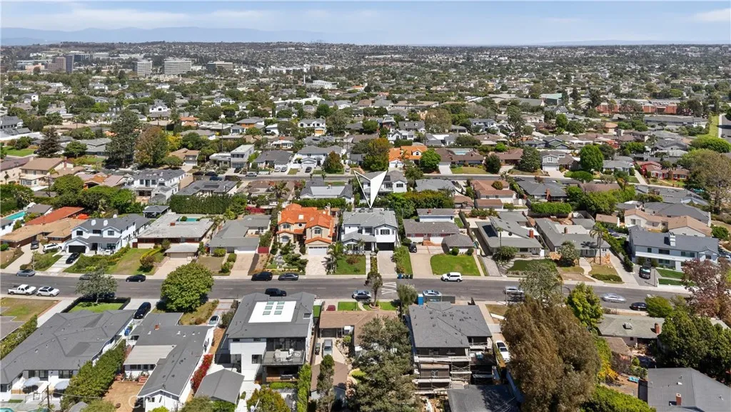 8056 Kentwood Avenue, Los Angeles, California 90045 home-pic-69