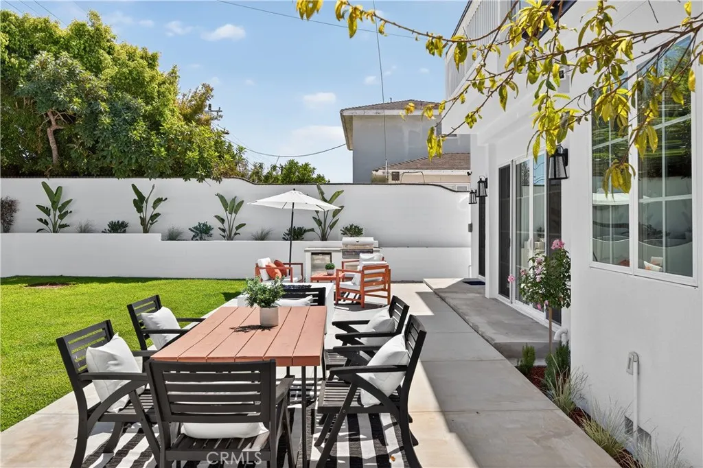 8056 Kentwood Avenue, Los Angeles, California 90045 home-pic-58