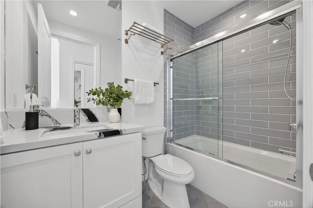 8056 Kentwood Avenue, Los Angeles, California 90045 home-pic-29