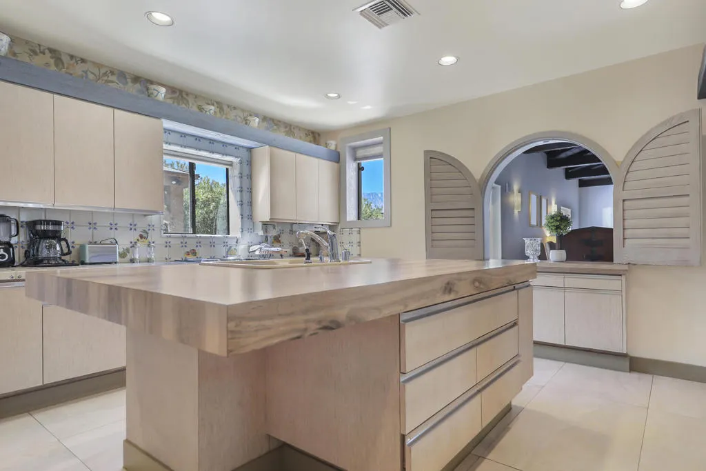 19120 Bubbling Wells Road, Desert Hot Springs, California 92241 home-pic-9