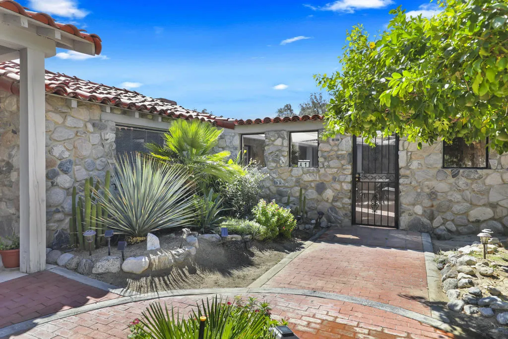 19120 Bubbling Wells Road, Desert Hot Springs, California 92241 home-pic-1