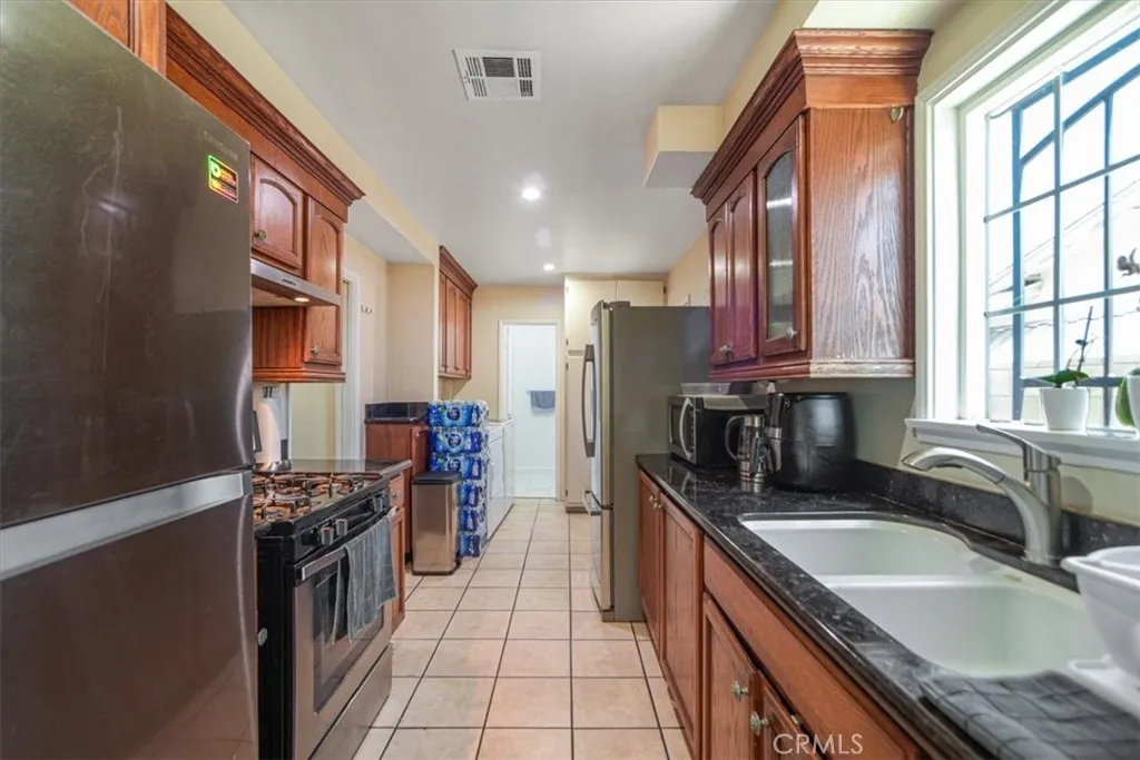 13130 Schoenborn Street, Sun Valley, California 91352 home-pic-11