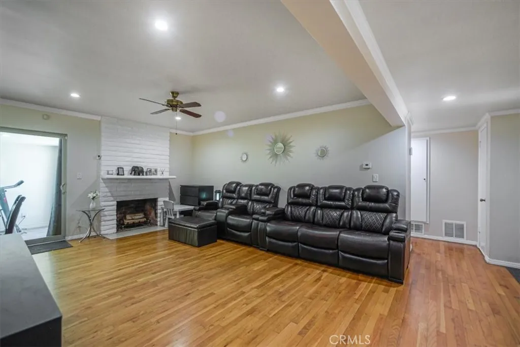 13130 Schoenborn Street, Sun Valley, California 91352 home-pic-4