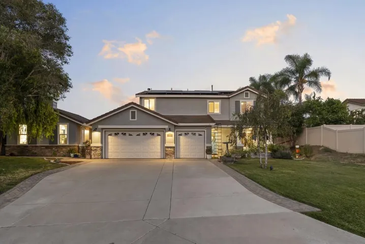 1328 Woodhaven Dr, Oceanside, California 92056