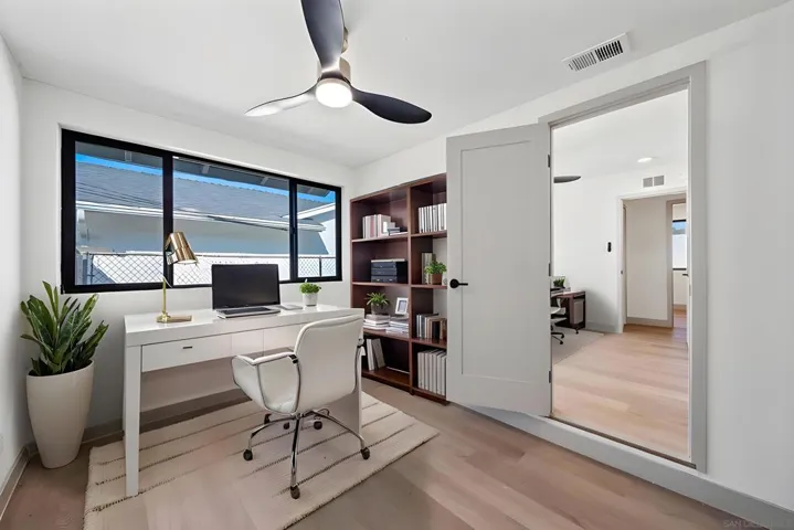 4089 Mount Everest, San Diego, California 92111