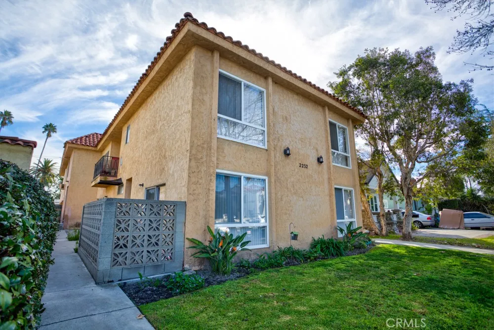 2232 S Sycamore Ave 1, Los Angeles, California 90016, 3 Bedrooms Bedrooms, ,2 BathroomsBathrooms,Residential Lease,For Rent,Sycamore Ave,WS25208436