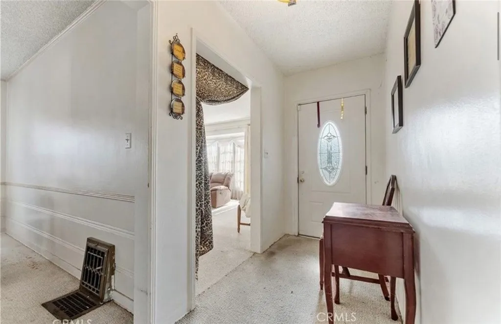 3880 Olmsted Avenue, Los Angeles, California 90008 home-pic-3