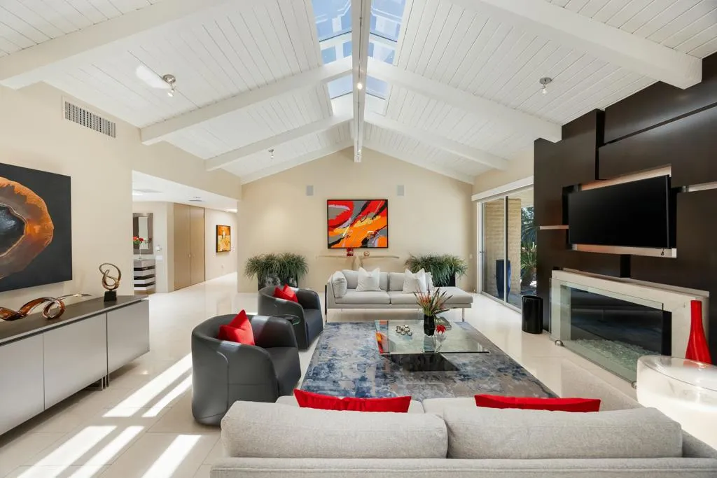 21 Mayfair Drive, Rancho Mirage, California 92270 home-pic-3