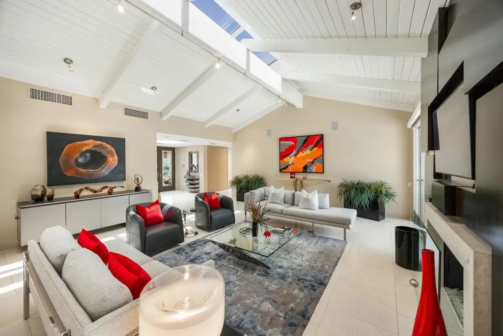 21 Mayfair Drive, Rancho Mirage, California 92270 home-pic-14