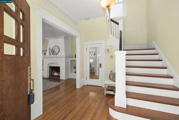484 Forest St, Oakland, California 94618