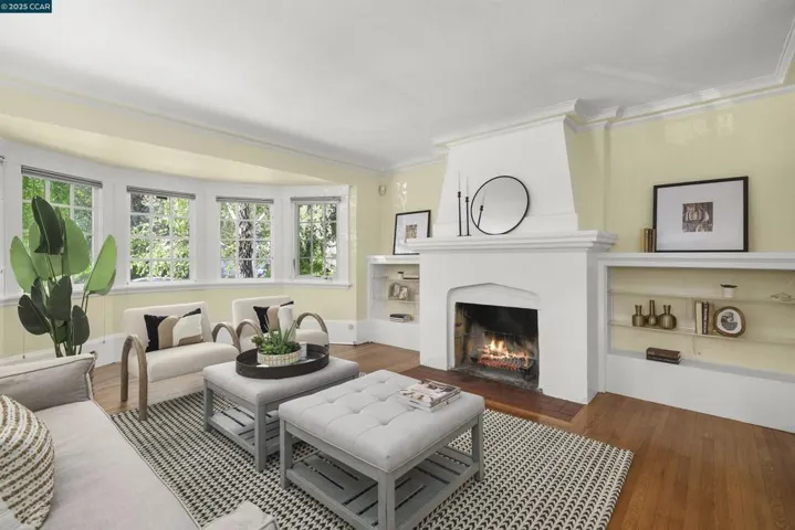 484 Forest St, Oakland, California 94618