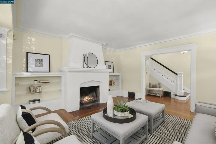 484 Forest St, Oakland, California 94618