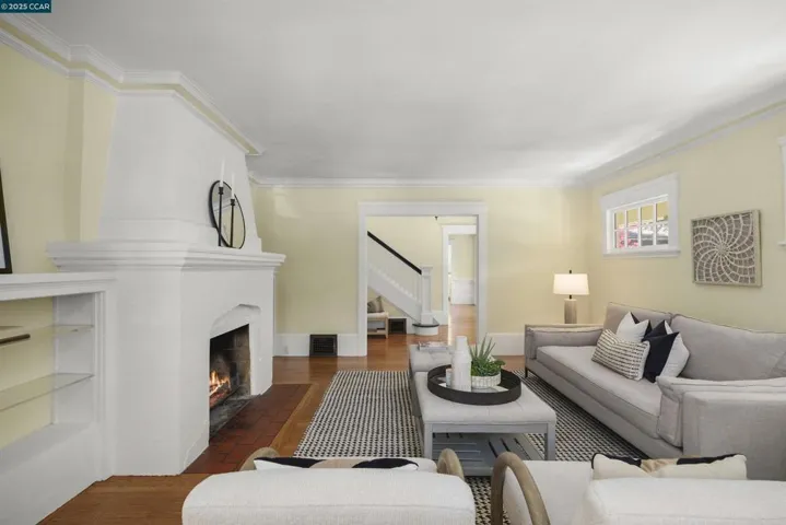 484 Forest St, Oakland, California 94618