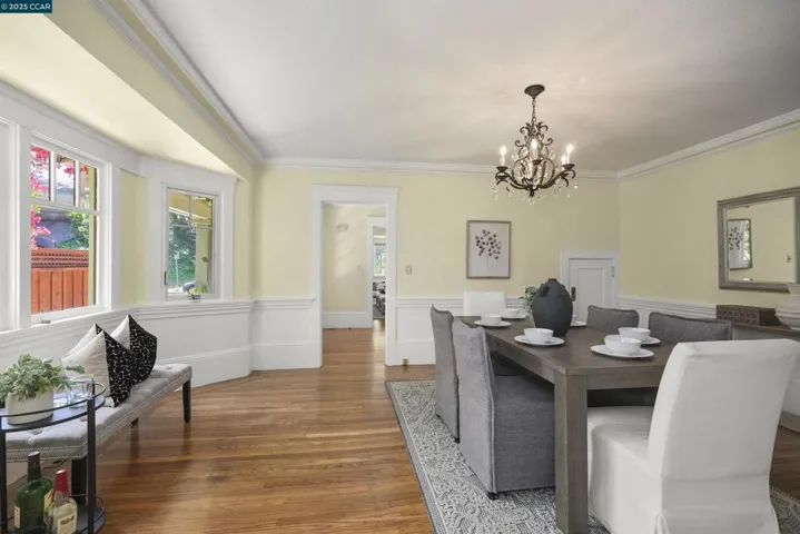 484 Forest St, Oakland, California 94618