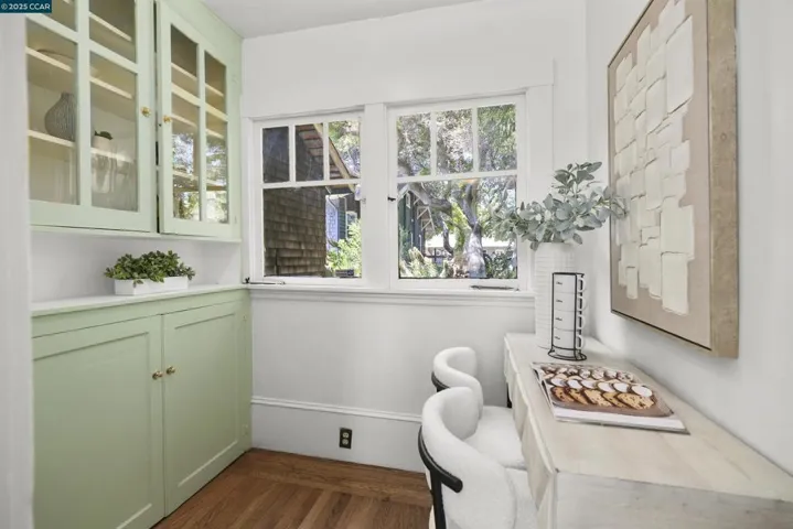 484 Forest St, Oakland, California 94618