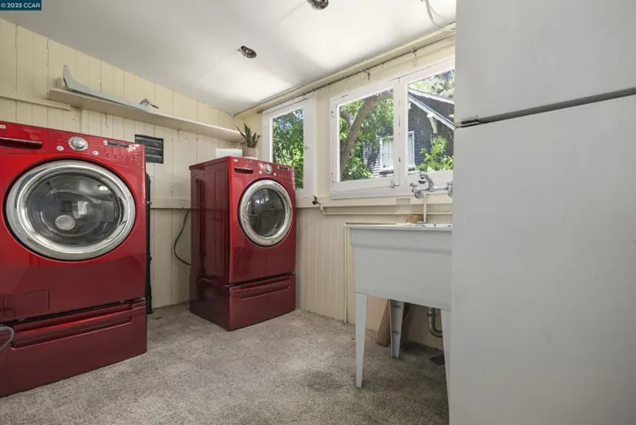 484 Forest St, Oakland, California 94618