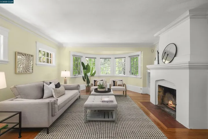 484 Forest St, Oakland, California 94618
