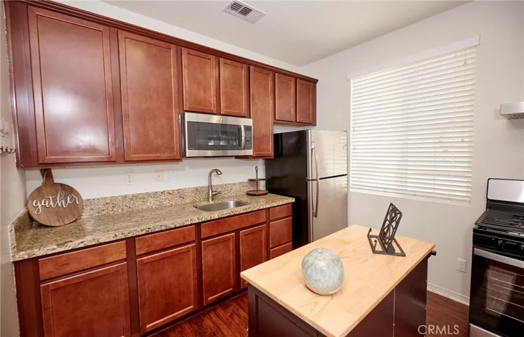 4049 Running Oak Lane, San Bernardino, California 92407