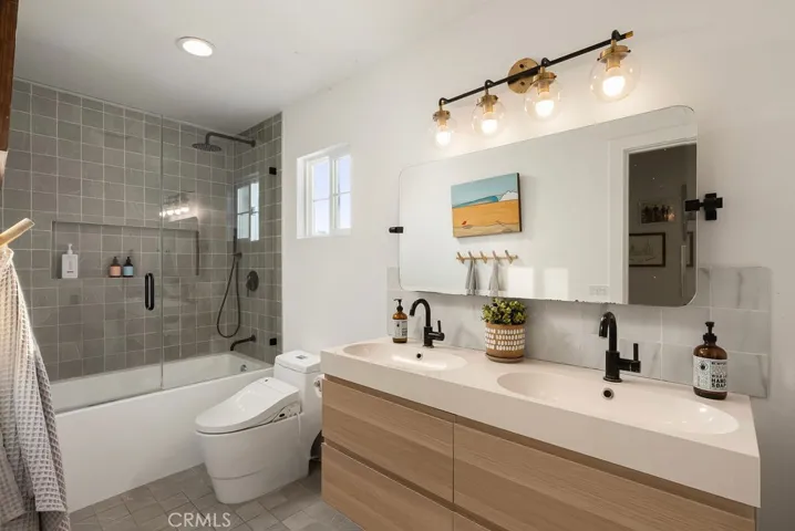 206 Gurrego, San Clemente, California 92672