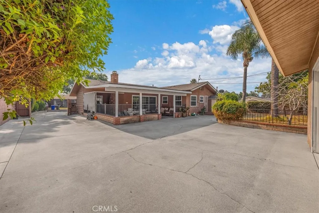 2183 Sinclair Street, Pomona, California 91767 home-pic-3