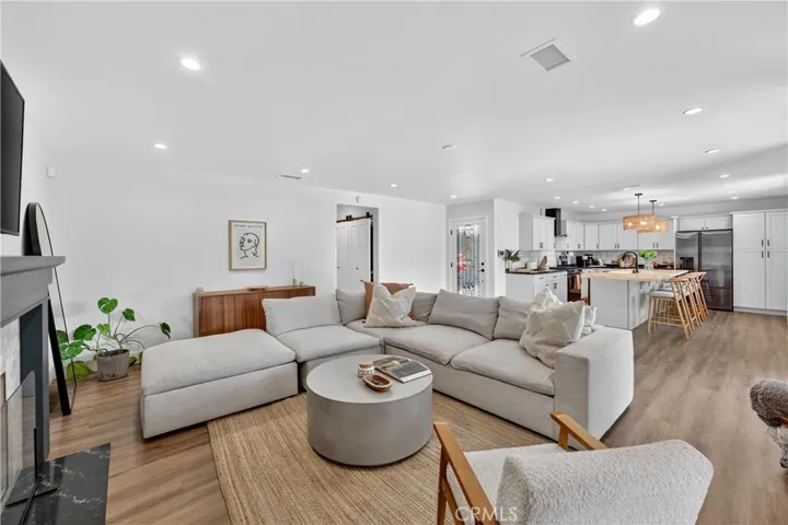 14291 Prospect Avenue, Tustin, California 92780