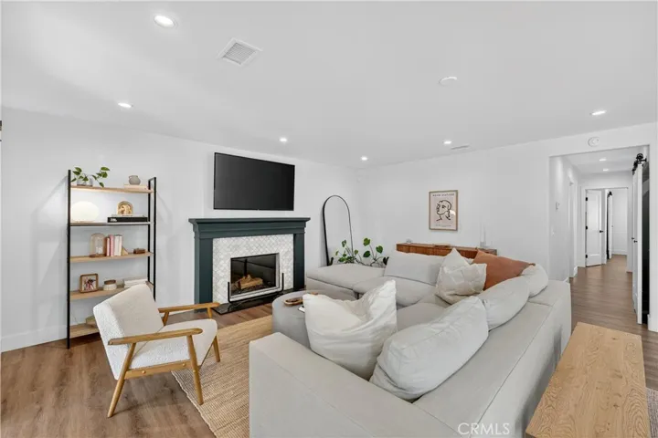 14291 Prospect Avenue, Tustin, California 92780