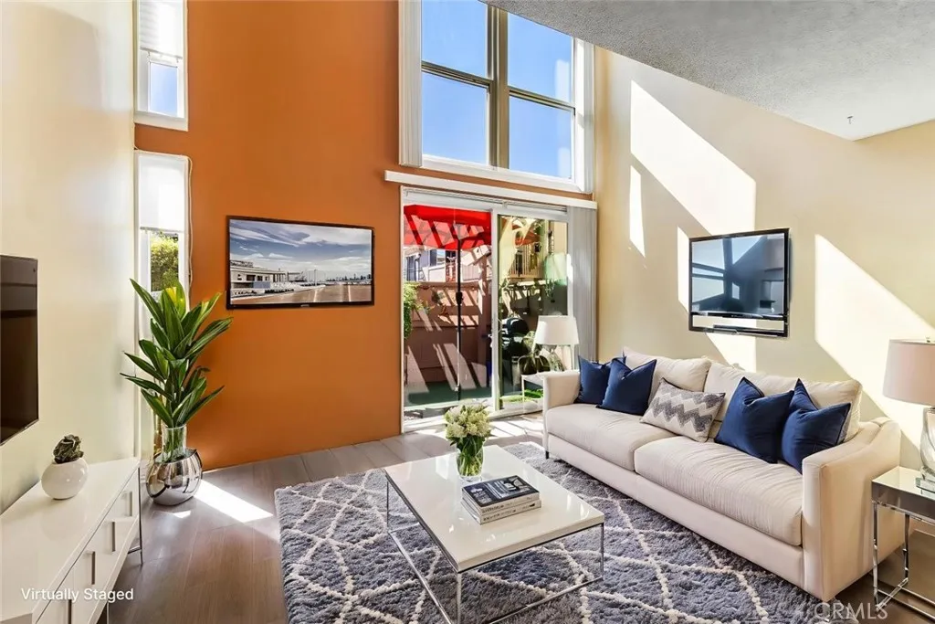 1084 Cabrillo Park  home-pic-5
