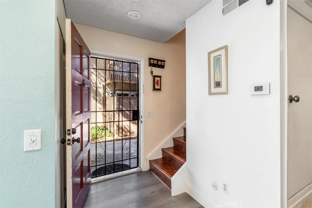 1084 Cabrillo Park  home-pic-3