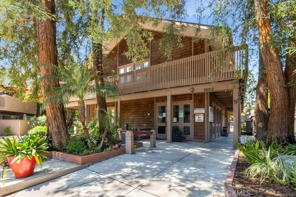 1084 Cabrillo Park  home-pic-24