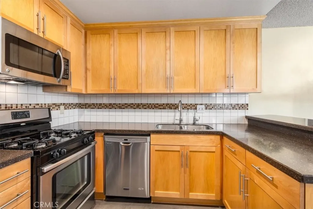 1084 Cabrillo Park  home-pic-6