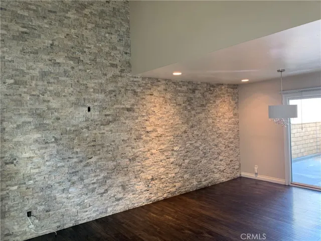 Living/dining area