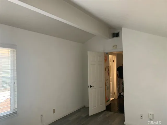 bedroom2