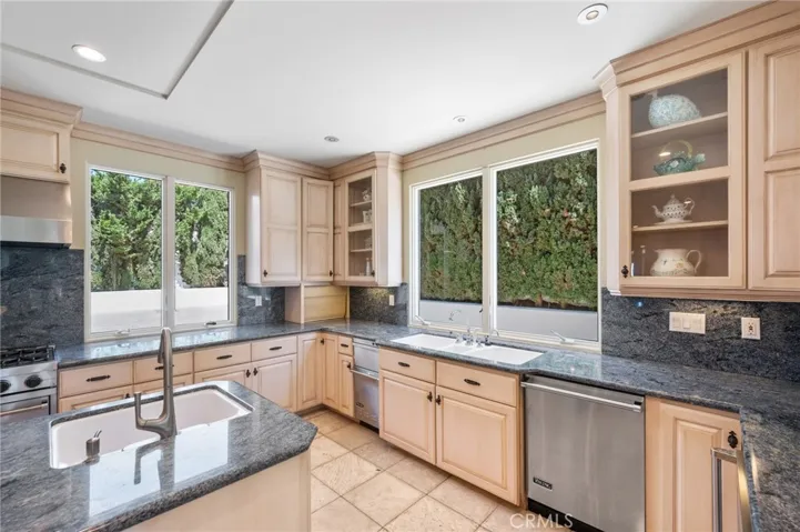 7460 Alida Place, Rancho Palos Verdes, California 90275