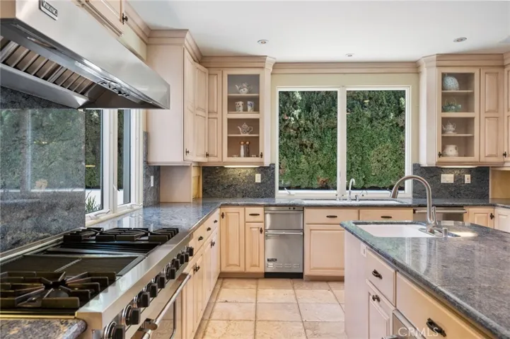 7460 Alida Place, Rancho Palos Verdes, California 90275