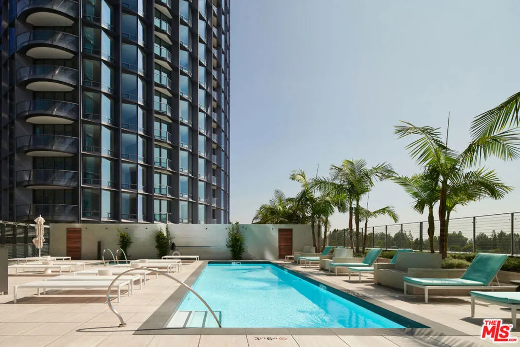 211 W Elm Court 29a, Los Angeles, California 90067 home-pic-10