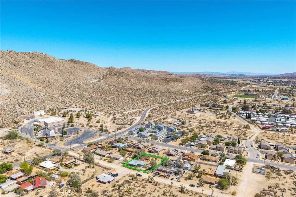 6959 Pawnee Avenue, Yucca Valley, California 92284 home-pic-41