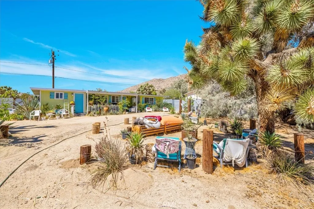 6959 Pawnee Avenue, Yucca Valley, California 92284 home-pic-6