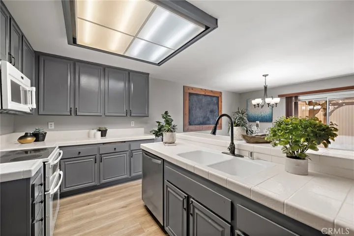 Chic Designer Kitchen