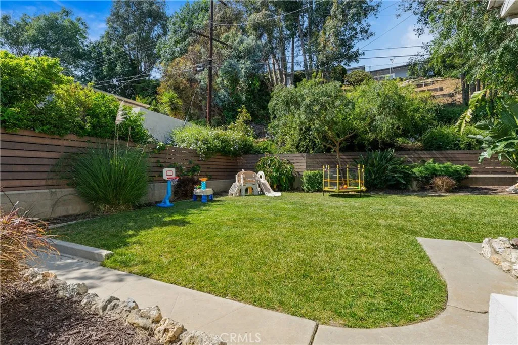 4501 Don Miguel Drive, Los Angeles, California 90008 home-pic-21