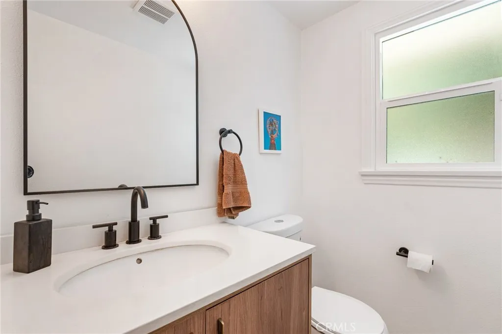4501 Don Miguel Drive, Los Angeles, California 90008 home-pic-10