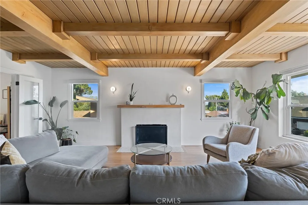 4501 Don Miguel Drive, Los Angeles, California 90008 home-pic-1
