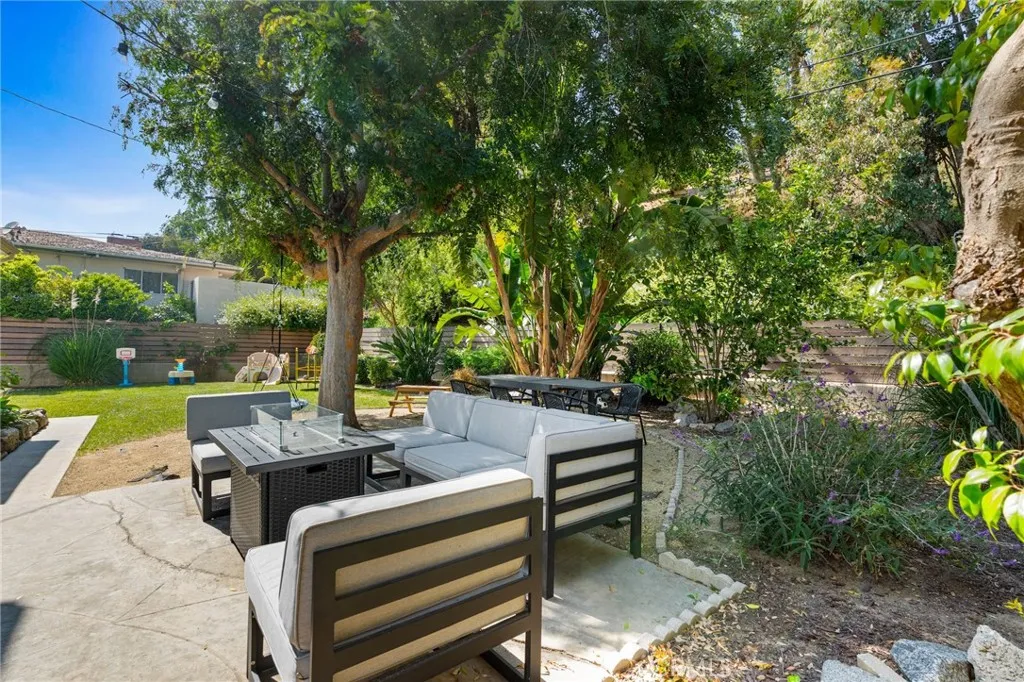 4501 Don Miguel Drive, Los Angeles, California 90008 home-pic-18