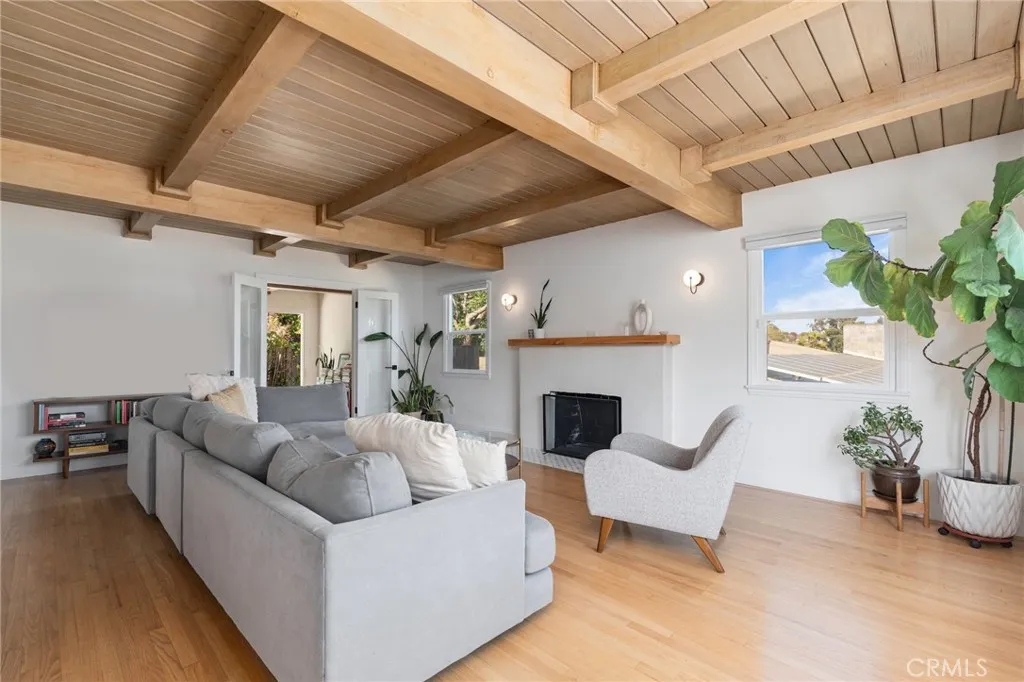 4501 Don Miguel Drive, Los Angeles, California 90008 home-pic-2